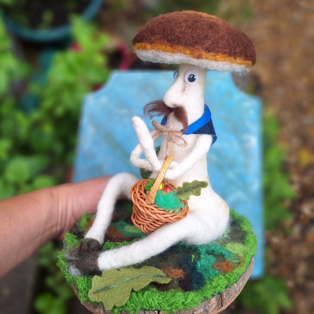 Needle-felted penny bun (boletus edulis)